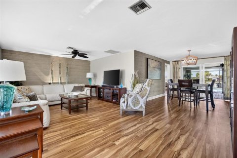 Villa ou maison à vendre à Punta Gorda, Floride: 4 chambres, 208.19 m2 № 2278039 - photo 8