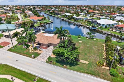 Villa ou maison à vendre à Punta Gorda, Floride: 4 chambres, 208.19 m2 № 2278039 - photo 5