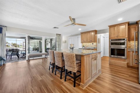 Villa ou maison à vendre à Punta Gorda, Floride: 4 chambres, 208.19 m2 № 2278039 - photo 16