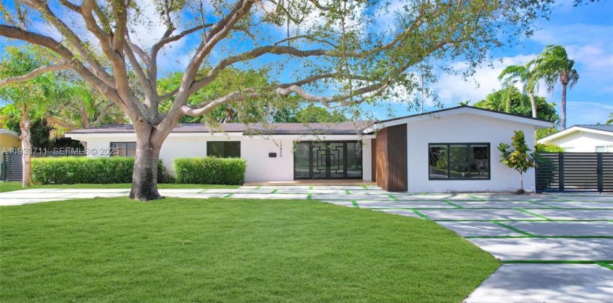 Дом в Пальметто-Бей, Флорида 4 спальни, 235.04м2 № 1992007