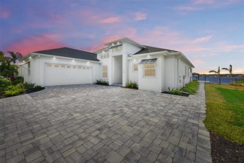 House in Ormond Beach, Florida 4 bedrooms, 229.75 sq.m. № 1517093 - photo 3
