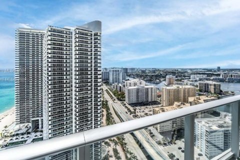 Condo in Hollywood, Florida, 1 bedroom  № 2054979 - photo 6
