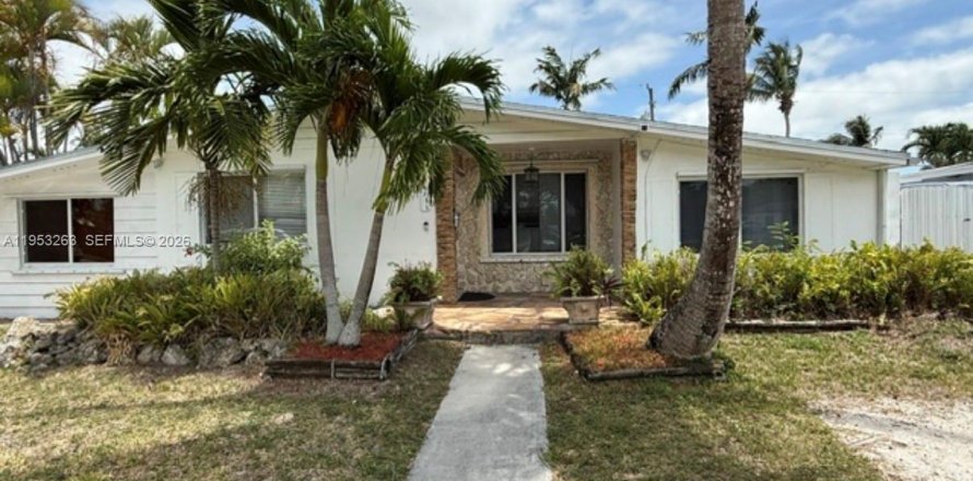 Villa ou maison à Cutler Bay, Floride 2 chambres, 171.31 m2 № 2009758