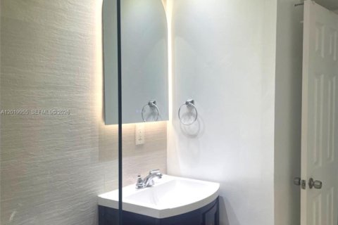 Appartement à louer à Miami, Floride: 2 chambres, 78.97 m2 № 2087307 - photo 10
