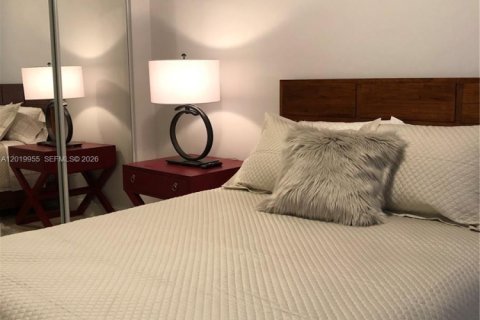 Appartement à louer à Miami, Floride: 2 chambres, 78.97 m2 № 2087307 - photo 17