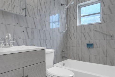 Снять в аренду виллу или дом в Майами, Флорида 2 спальни, 241.45м2, № 2015420 - фото 12