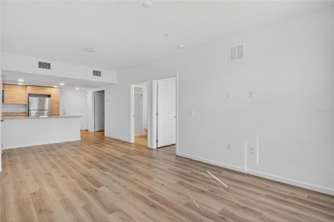 Condo in Orlando, Florida, 3 bedrooms  № 2233630 - photo 17