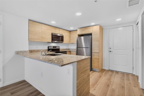 Condo in Orlando, Florida, 3 bedrooms  № 2233630 - photo 9
