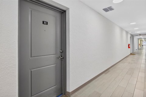 Condo in Orlando, Florida, 3 bedrooms  № 2233630 - photo 4