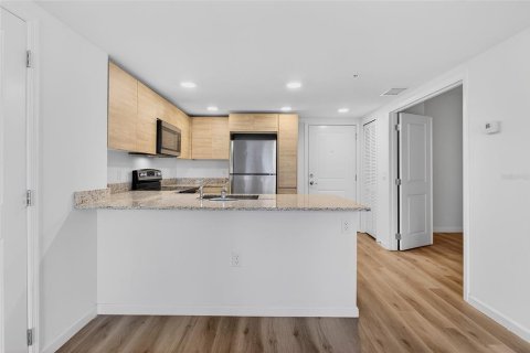 Condo in Orlando, Florida, 3 bedrooms  № 2233630 - photo 8