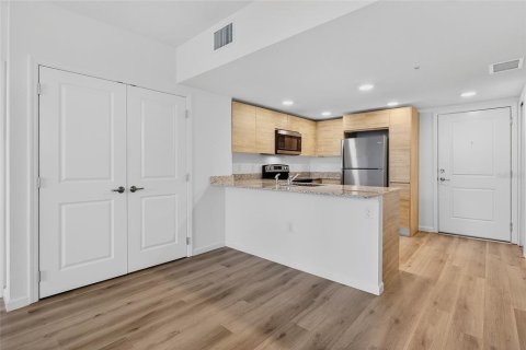 Condo in Orlando, Florida, 3 bedrooms  № 2233630 - photo 10