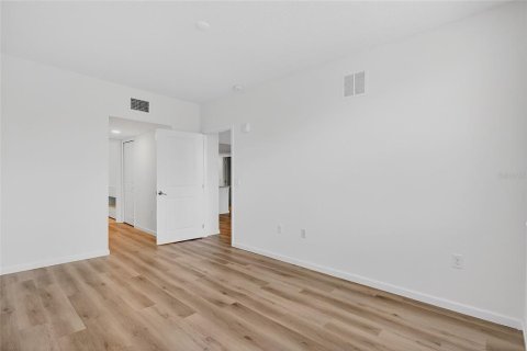 Condo in Orlando, Florida, 3 bedrooms  № 2233630 - photo 18