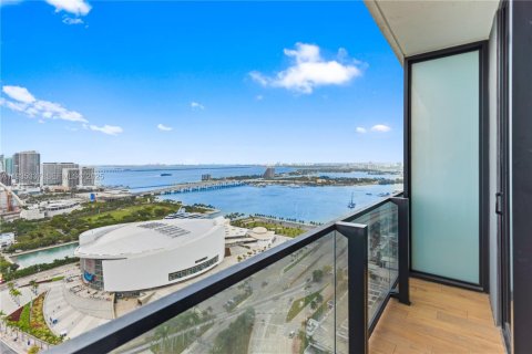 Condominio en Miami, Florida, 1 dormitorio  № 1994694