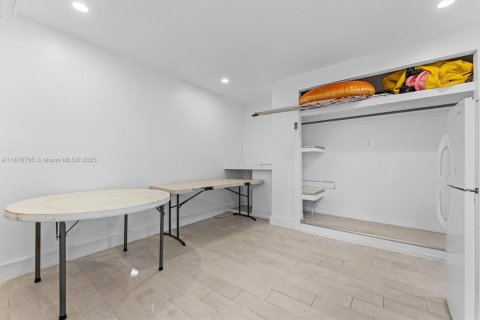 Villa ou maison à vendre à Miami, Floride: 3 chambres, 195.93 m2 № 1981308 - photo 28