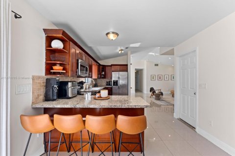 Villa ou maison à vendre à Miami, Floride: 3 chambres, 195.93 m2 № 1981308 - photo 10