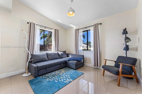 Villa ou maison à vendre à Miami, Floride: 3 chambres, 195.93 m2 № 1981308 - photo 21