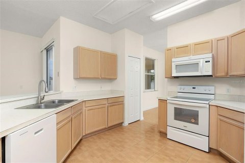 Villa ou maison à louer à Kissimmee, Floride: 3 chambres, 172.33 m2 № 1762273 - photo 21