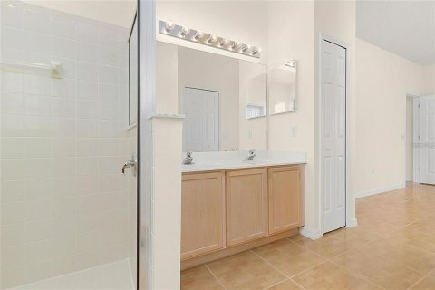 Villa ou maison à louer à Kissimmee, Floride: 3 chambres, 172.33 m2 № 1762273 - photo 5