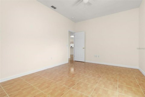 Villa ou maison à louer à Kissimmee, Floride: 3 chambres, 172.33 m2 № 1762273 - photo 9