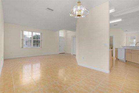 Villa ou maison à louer à Kissimmee, Floride: 3 chambres, 172.33 m2 № 1762273 - photo 19