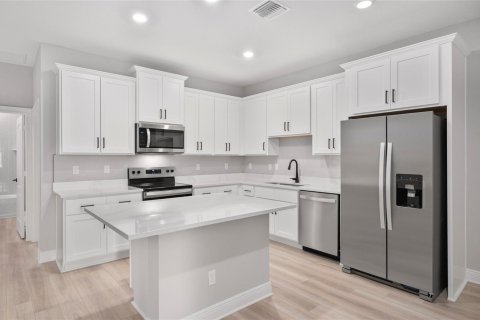 Townhouse in St. Lucie, Florida 2 bedrooms, 116.03 sq.m. № 2245329 - photo 4