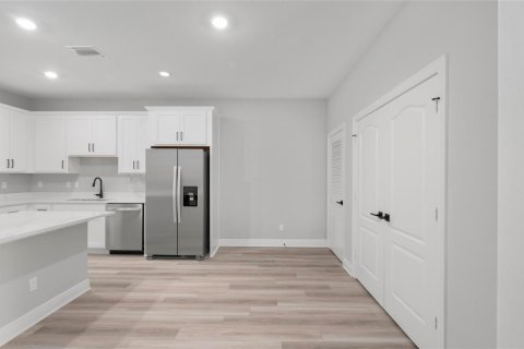 Townhouse in St. Lucie, Florida 2 bedrooms, 116.03 sq.m. № 2245329 - photo 5