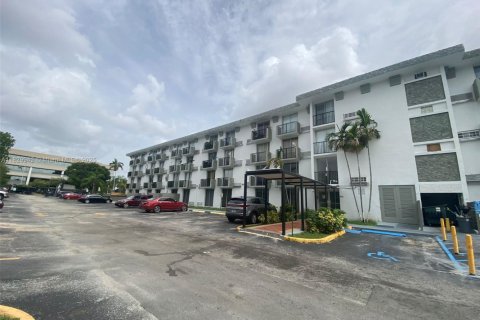Condominio en venta en Miami, Florida, 35.77 m2 № 1809783 - foto 1