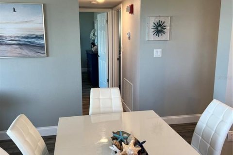 Condo in Clearwater, Florida, 2 bedrooms  № 1905061 - photo 11