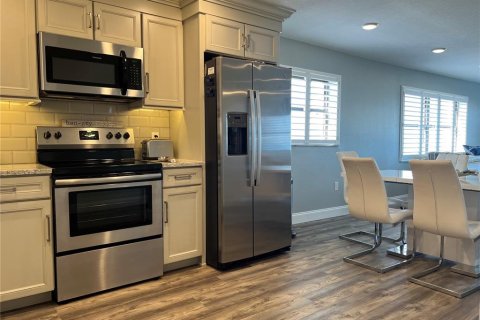 Condo in Clearwater, Florida, 2 bedrooms  № 1905061 - photo 9