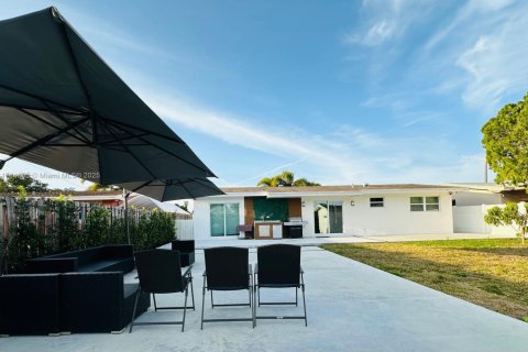 Casa en venta en Pembroke Pines, Florida, 3 dormitorios, 83.33 m2 № 1861140 - foto 21