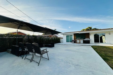 Casa en venta en Pembroke Pines, Florida, 3 dormitorios, 83.33 m2 № 1861140 - foto 22