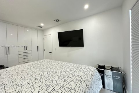 Casa en venta en Pembroke Pines, Florida, 3 dormitorios, 83.33 m2 № 1861140 - foto 12