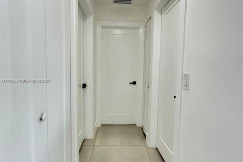 Casa en venta en Pembroke Pines, Florida, 3 dormitorios, 83.33 m2 № 1861140 - foto 9