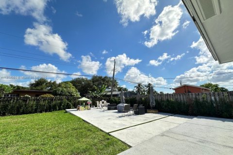 Casa en venta en Pembroke Pines, Florida, 3 dormitorios, 83.33 m2 № 1861140 - foto 19