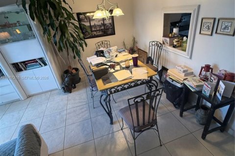 Condominio en venta en Hallandale Beach, Florida, 1 dormitorio, 77.11 m2 № 2028559 - foto 8