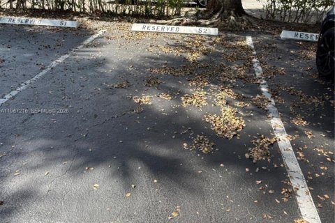 Condominio en venta en Hallandale Beach, Florida, 1 dormitorio, 77.11 m2 № 2028559 - foto 24