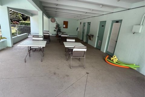 Condominio en venta en Hallandale Beach, Florida, 1 dormitorio, 77.11 m2 № 2028559 - foto 22