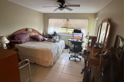 Condominio en venta en Hallandale Beach, Florida, 1 dormitorio, 77.11 m2 № 2028559 - foto 13