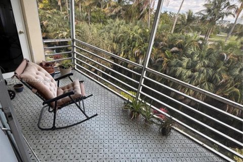 Condominio en venta en Hallandale Beach, Florida, 1 dormitorio, 77.11 m2 № 2028559 - foto 1