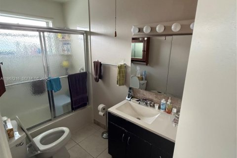 Condominio en venta en Hallandale Beach, Florida, 1 dormitorio, 77.11 m2 № 2028559 - foto 11