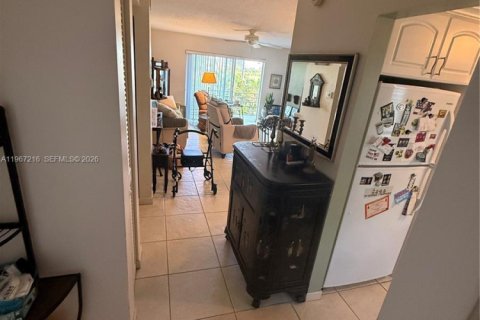 Condominio en venta en Hallandale Beach, Florida, 1 dormitorio, 77.11 m2 № 2028559 - foto 5