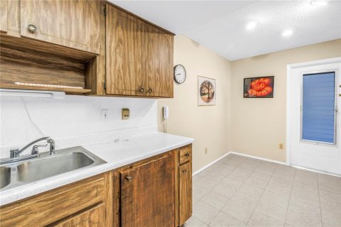 House in Palm Harbor, Florida 2 bedrooms, 92.9 sq.m. № 2198267 - photo 10