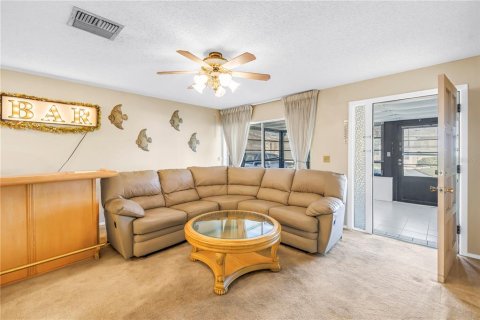 House in Palm Harbor, Florida 2 bedrooms, 92.9 sq.m. № 2198267 - photo 5