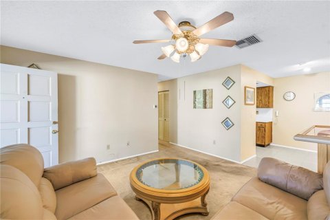 House in Palm Harbor, Florida 2 bedrooms, 92.9 sq.m. № 2198267 - photo 8