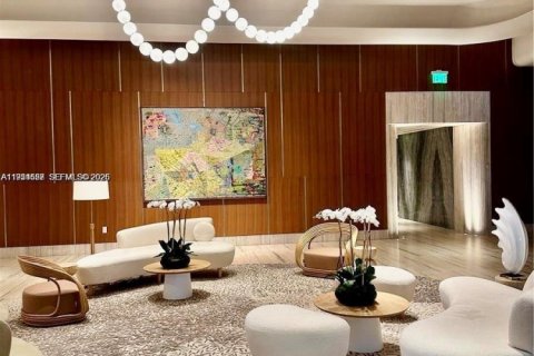 Condo in Miami Beach, Florida, 1 bedroom  № 2010148 - photo 3