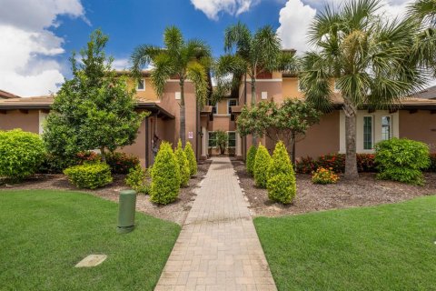 Copropriété à vendre à Lakewood Ranch, Floride: 3 chambres, 220.74 m2 № 1875777 - photo 1