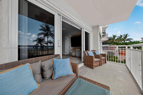 Condo in Pompano Beach, Florida, 2 bedrooms  № 1931081 - photo 28