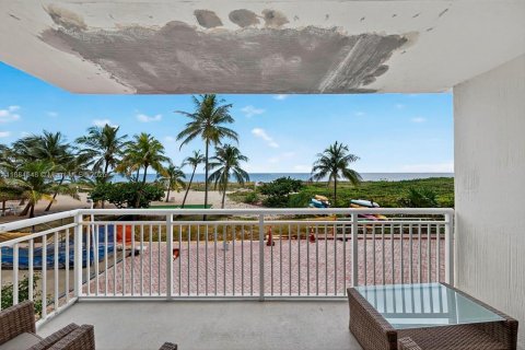 Condo in Pompano Beach, Florida, 2 bedrooms  № 1931081 - photo 22