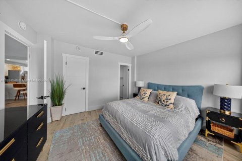 Condo in Pompano Beach, Florida, 2 bedrooms  № 1931081 - photo 4