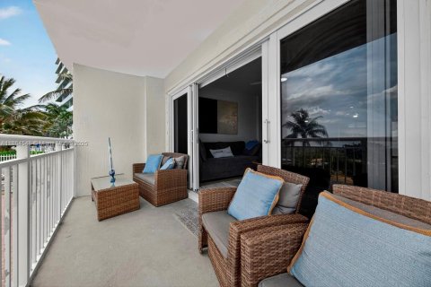 Condo in Pompano Beach, Florida, 2 bedrooms  № 1931081 - photo 25